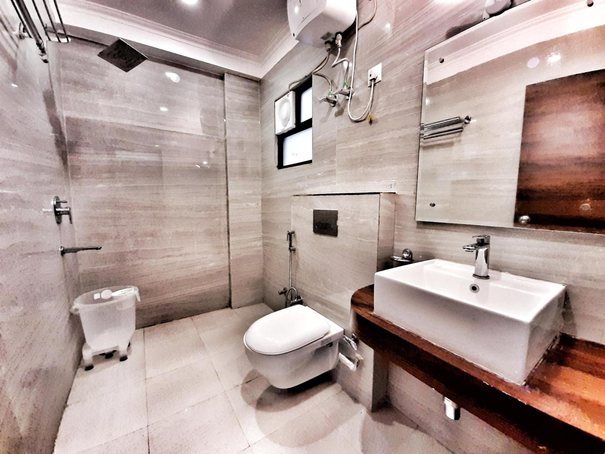 Hotel Delhi Aerocity, Nh 48 Yeni Delhi Dış mekan fotoğraf