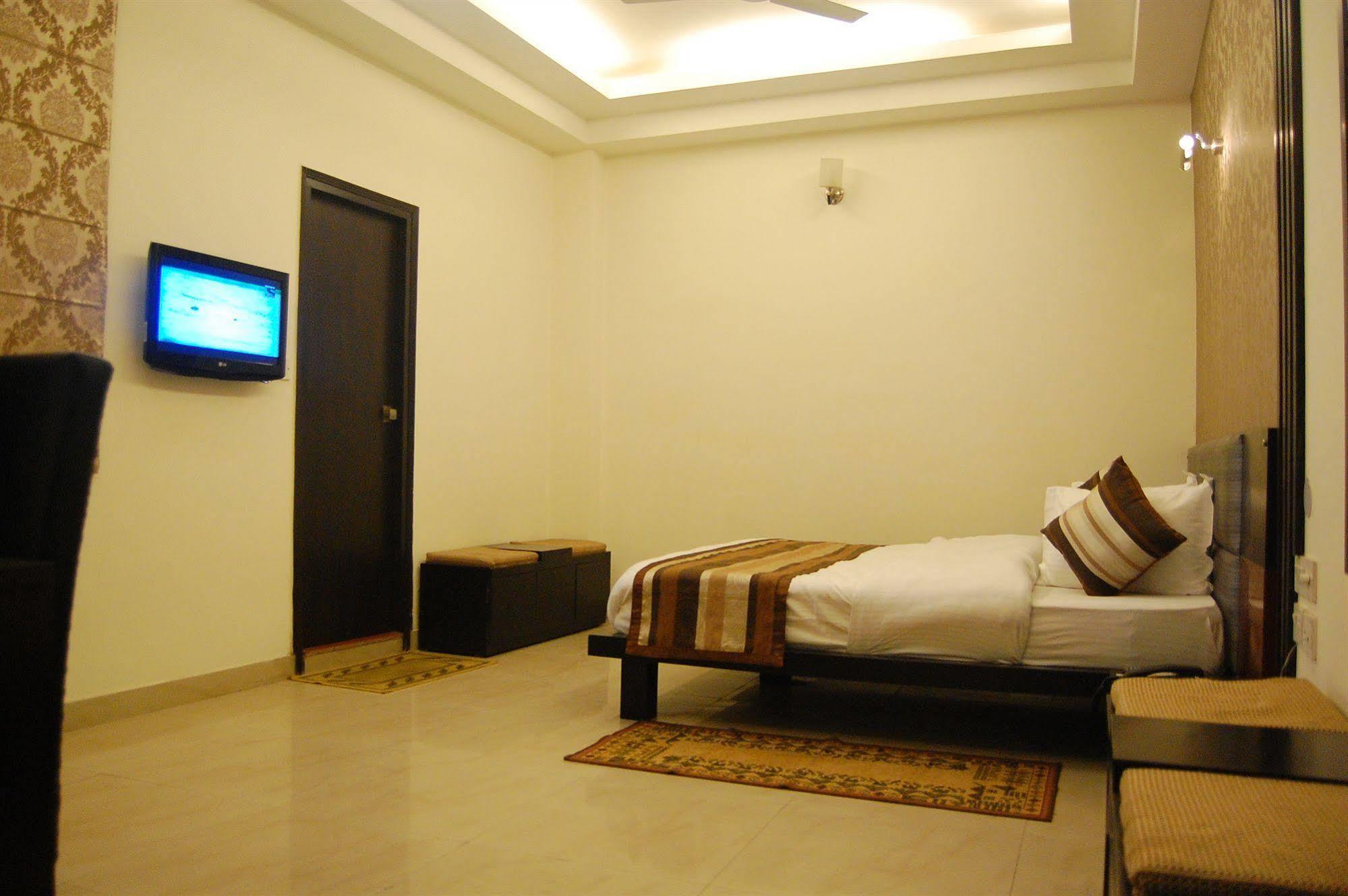 Hotel Delhi Aerocity, Nh 48 Yeni Delhi Dış mekan fotoğraf
