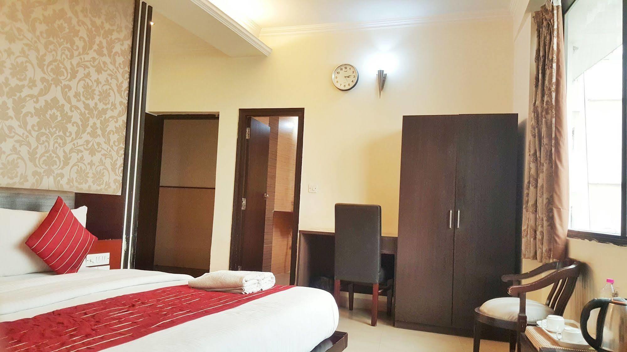 Hotel Delhi Aerocity, Nh 48 Yeni Delhi Dış mekan fotoğraf