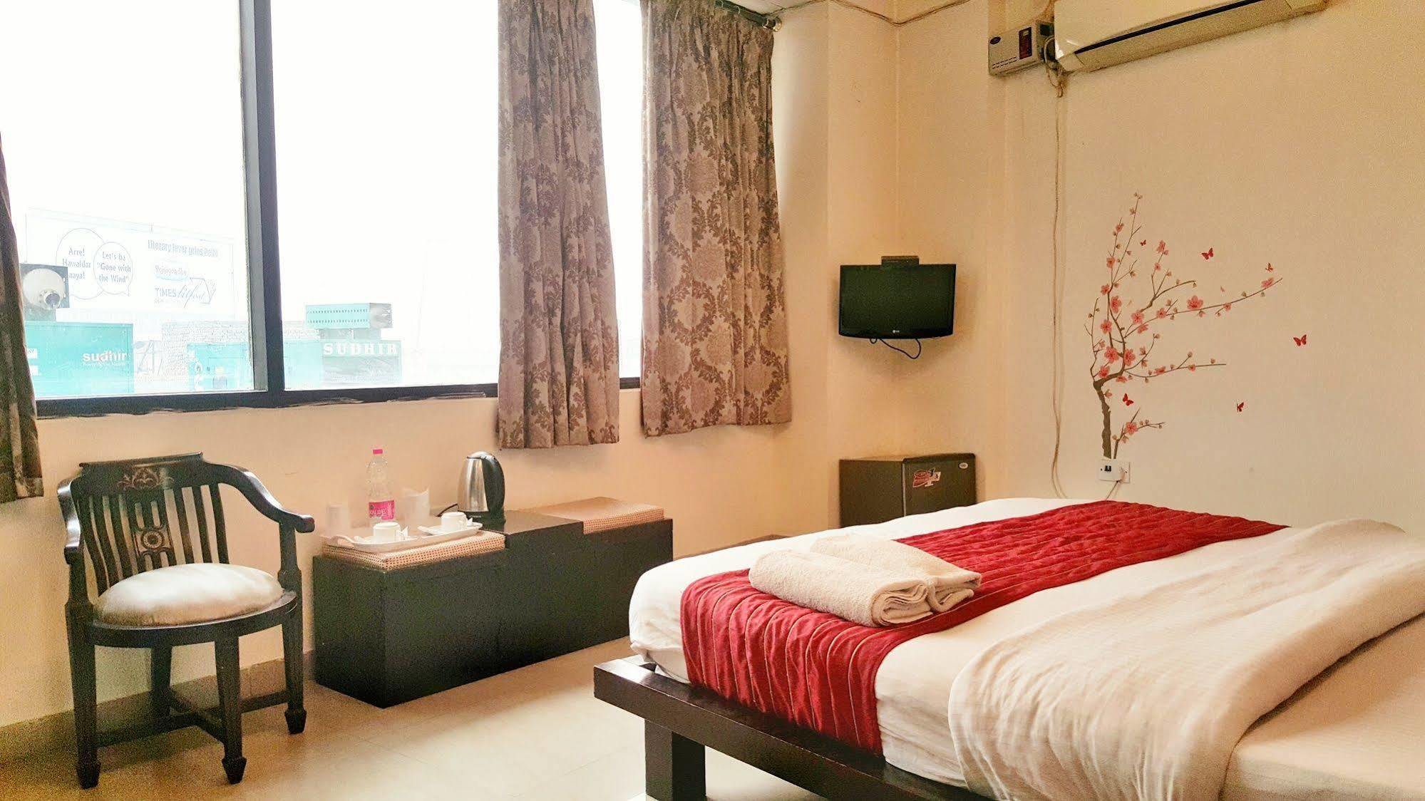 Hotel Delhi Aerocity, Nh 48 Yeni Delhi Dış mekan fotoğraf